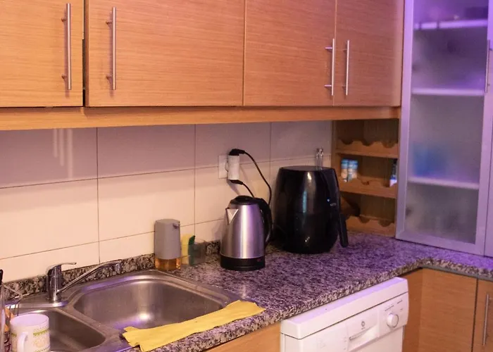 Rostelbem بيت شباب